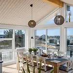 Ute - 200m From The Sea By Interhome