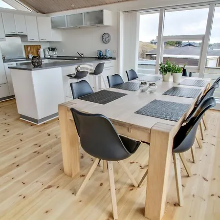 Ute - 200m From The Sea By Interhome