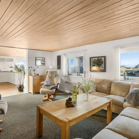 Ute - 200m From The Sea By Interhome *