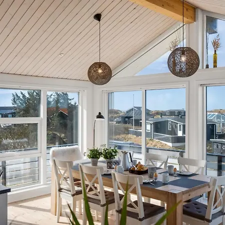 Ute - 200m From The Sea By Interhome