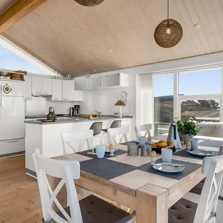 Ute - 200m From The Sea By Interhome