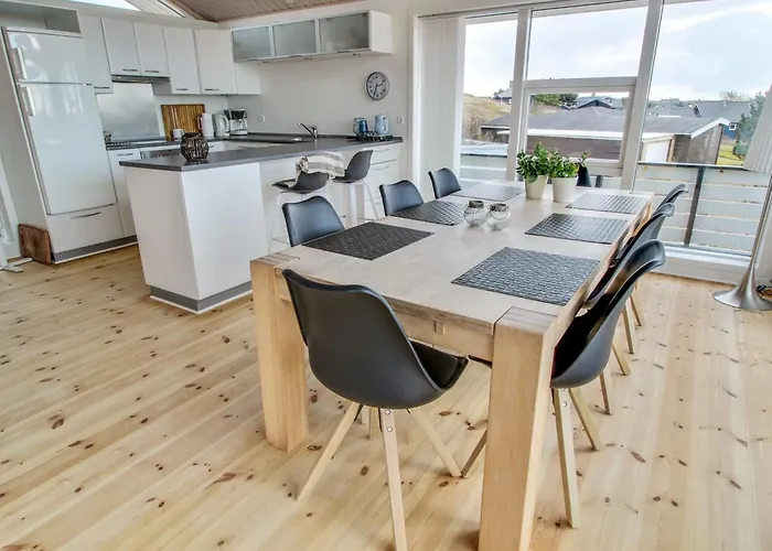 Ute - 200m From The Sea By Interhome